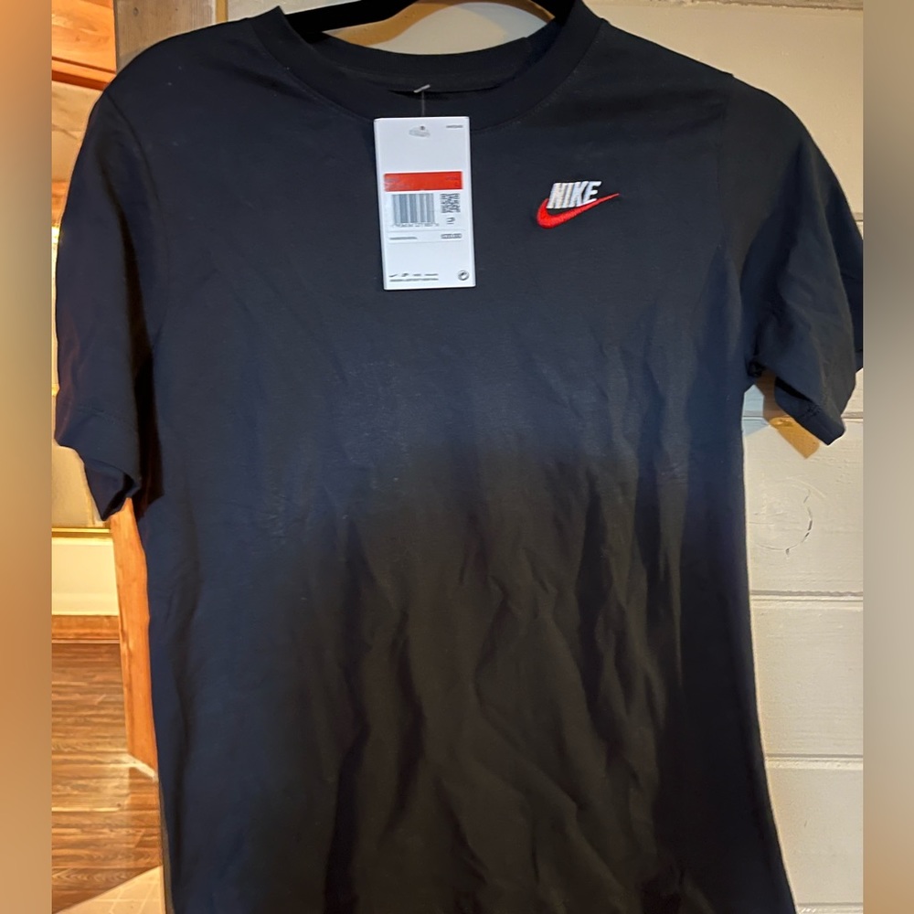Kids Large Nike tshirt never worn